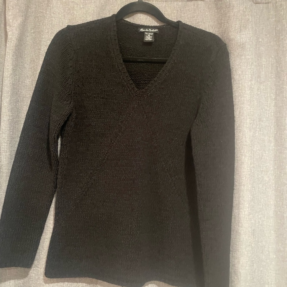Alexandra Bartlett Black Knit Sweater  Medium